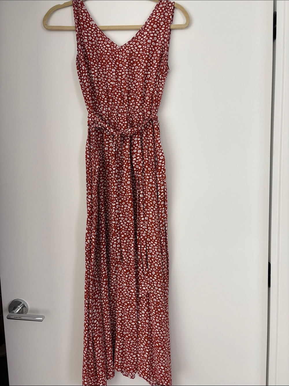 Rust Floral Sleeveless Maxi Dress - Classic Summer Style